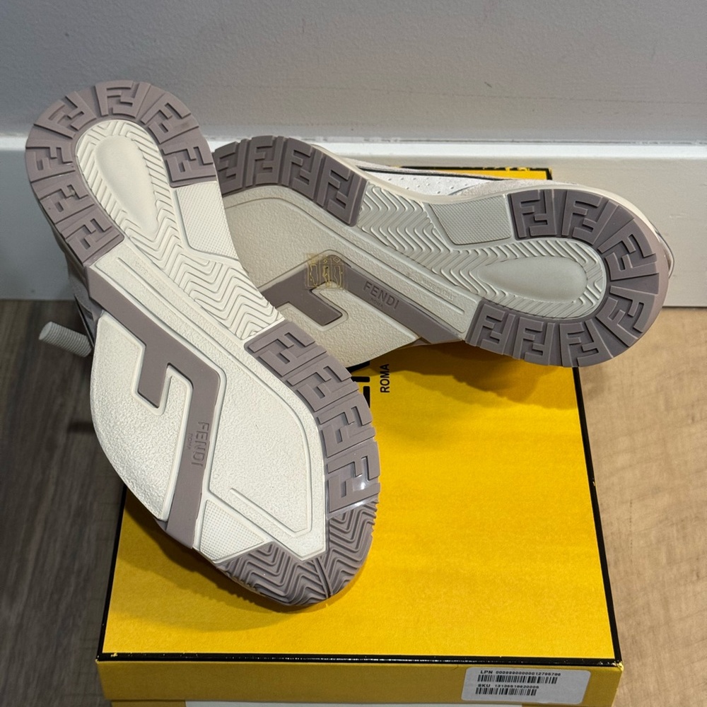(SOLD) Fendi Flow Cream nylon and suede low-tops - Size 38.5 - Picture 13 of 15